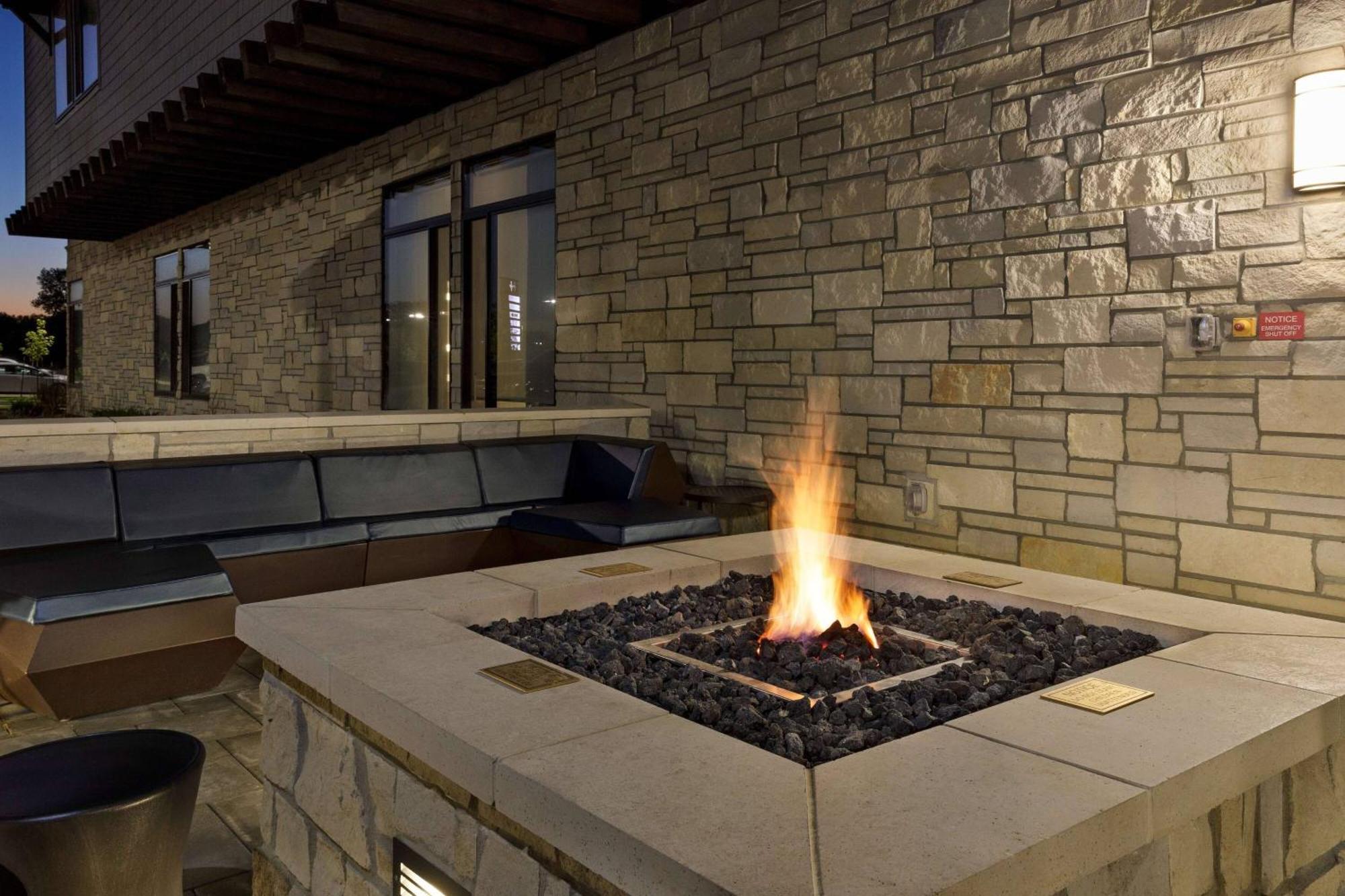 Springhill Suites By Marriott Topeka Southwest Eksteriør billede